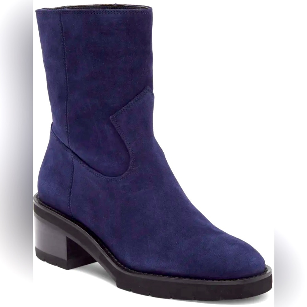 Stuart Weitzman Boulevard Suede Bootie
Color: Navy
Size: 7.5